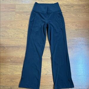 Athleta transcend stash crop straight Black Yoga Pants medium excellent con